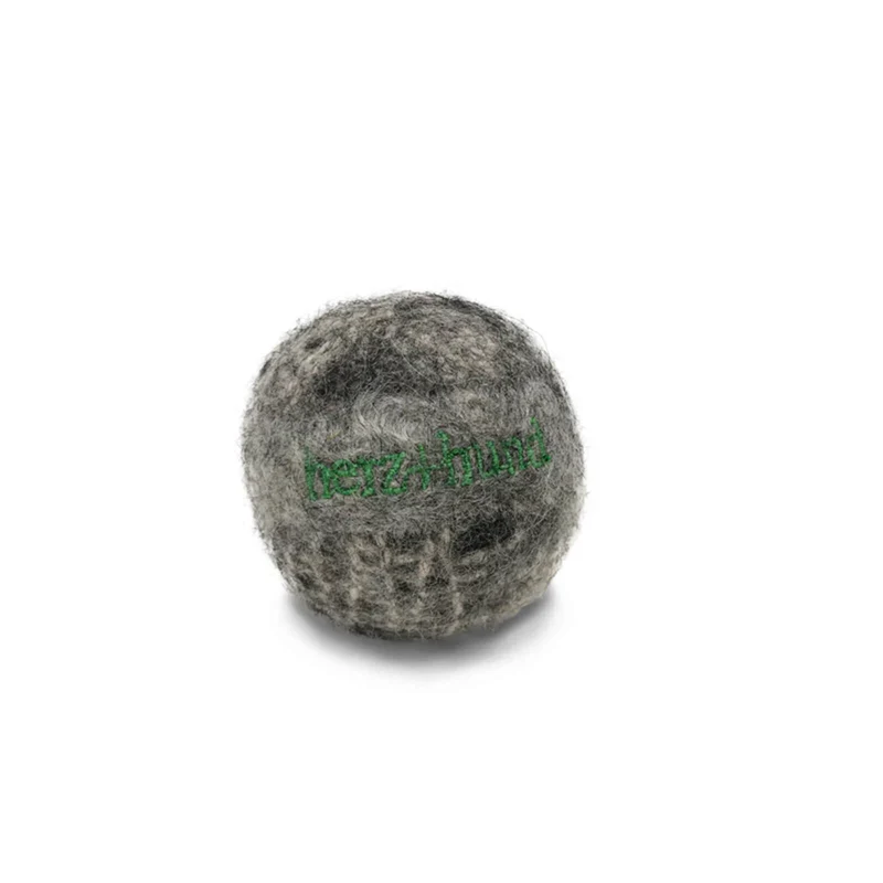 Herz und Hund Basic-Ball – Hundeball aus Bio-Wollfilz