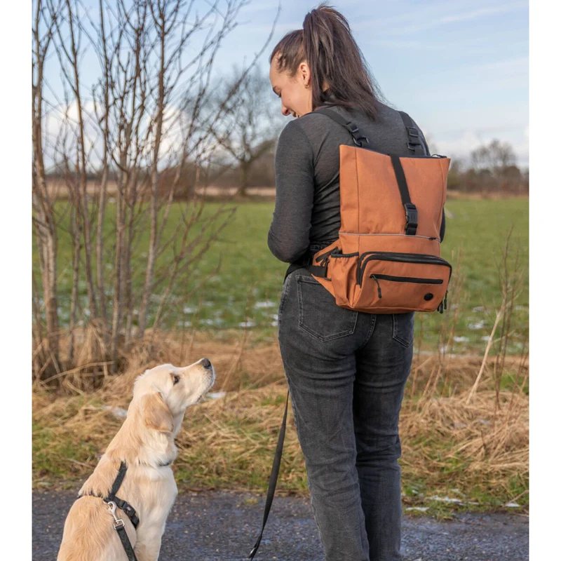 Rolltop als Hüfttasche und Hunde-Rucksack tragbar
