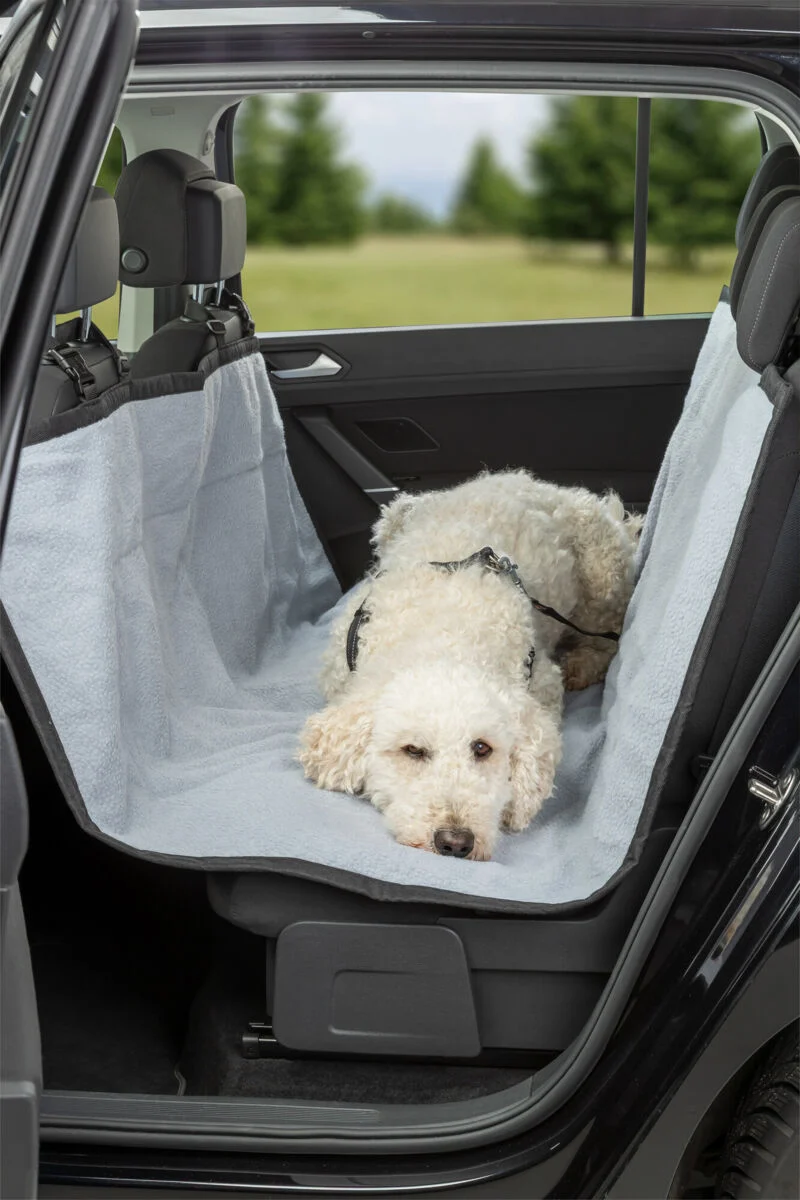 TRIXIE Autoschondecke Hund Rückbank – Lammfell-Optik, wasserabweisend, 1,45×1,60 m