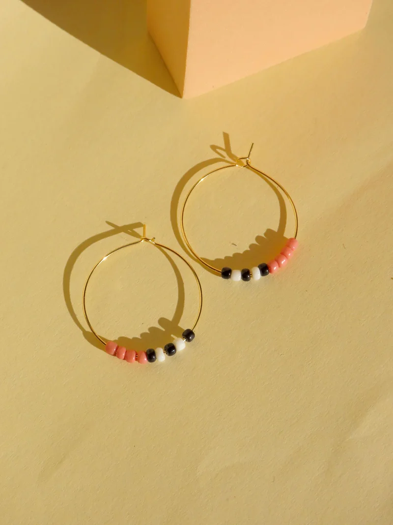 Hoops aus vergoldetem Edelstahl mit Toho Seed Perlen