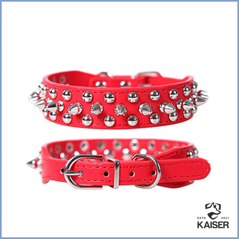 Hundehalsband mit Stacheln