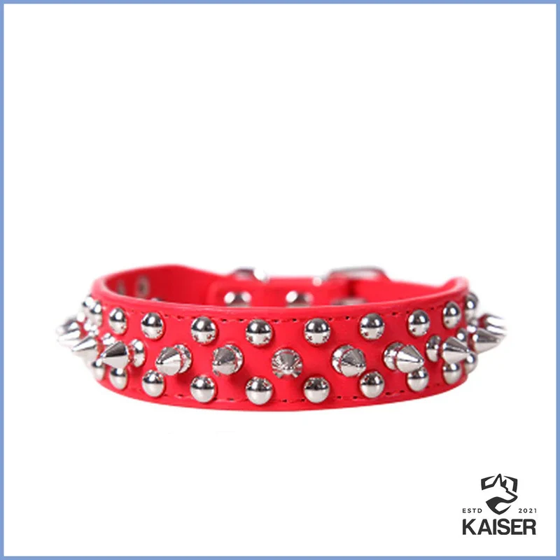 Hundehalsband mit Stacheln