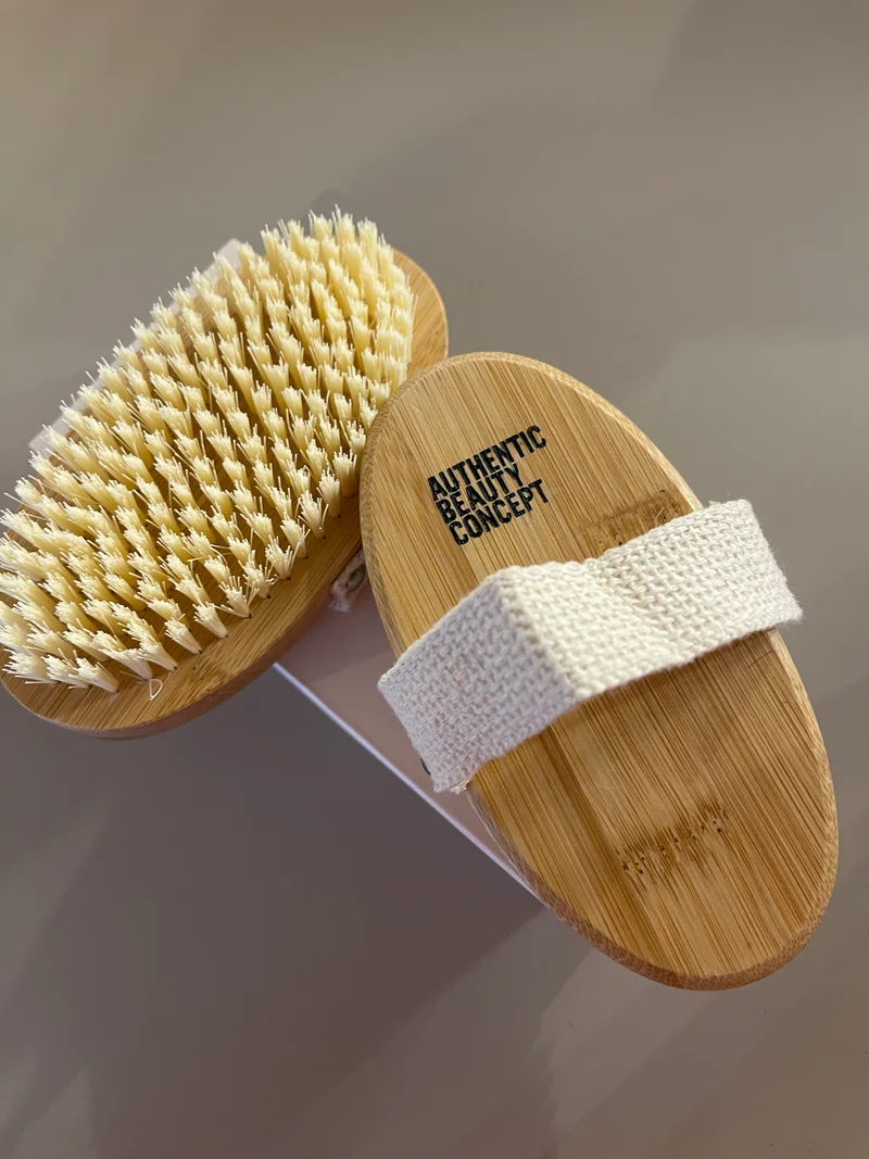 AUTHENTIC BEAUTY CONCEPT DRY BRUSH