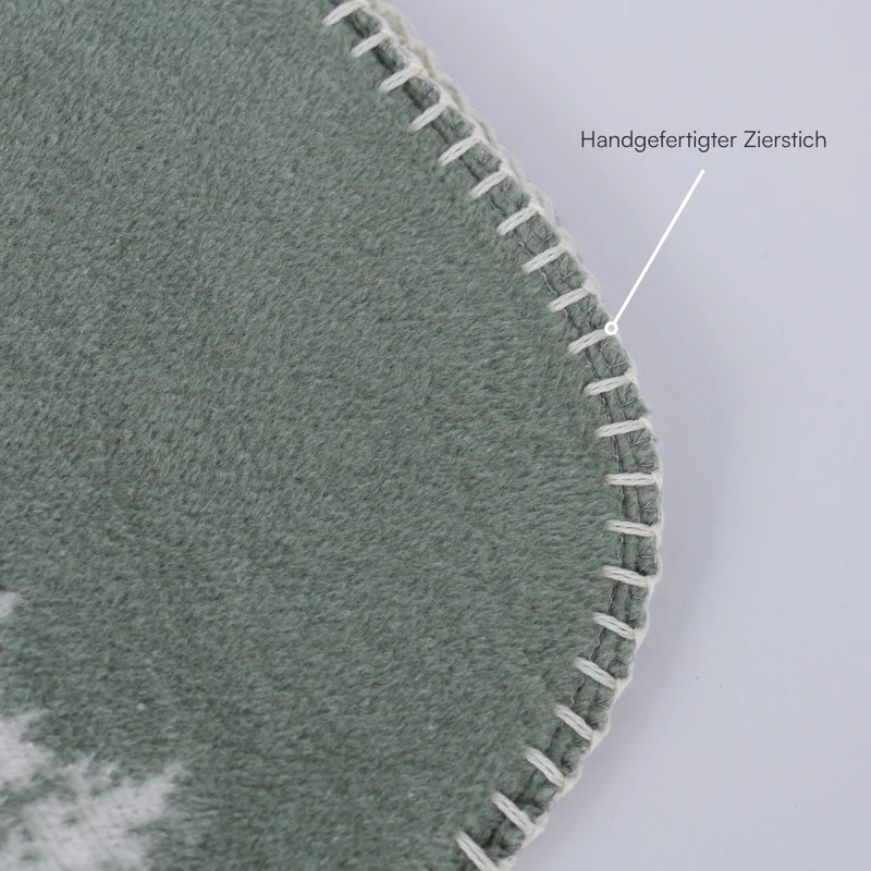 Hundedecke Forrest von Caruso - weich & flauschig - Global Recycled Standard zertifiziert