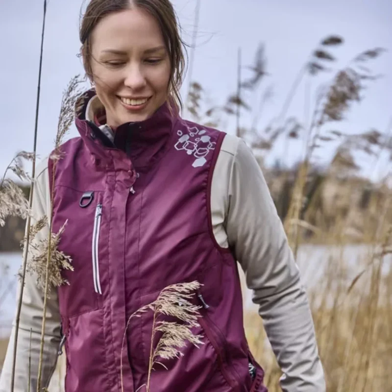 Hurtta Trainingsweste Training vest ECO | Recyceltes Material | Wassersäule über 10000 mm | Eggplant