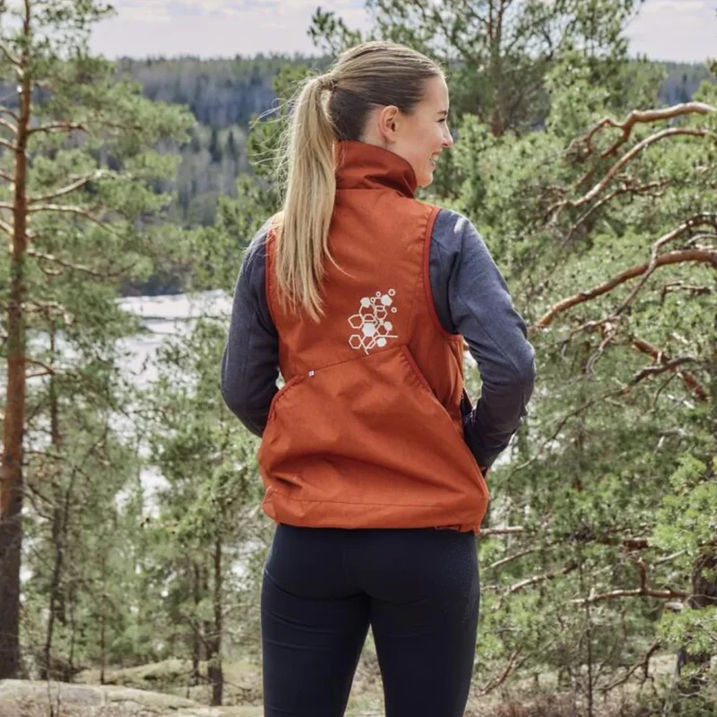 Hurtta Trainingsweste Training vest ECO | Recyceltes Material | Wassersäule über 10000 mm | Cinnamon