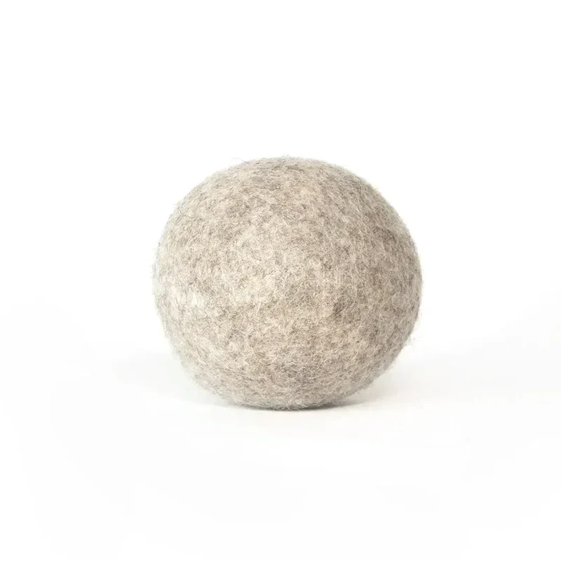 Hundespielzeug "La Bola" Hundeball | 100% Schafwolle | Zahnpflegend & schwimmfähig | Beige