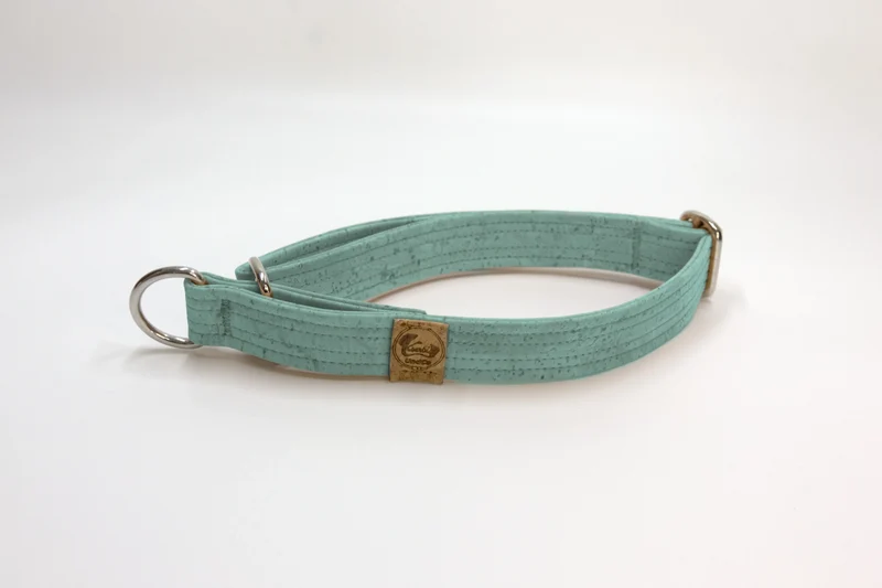 Zugstopp Halsband | Korkleder | Umweltfreundlich | Robust & Vegan | Mint | Beschläge wählbar