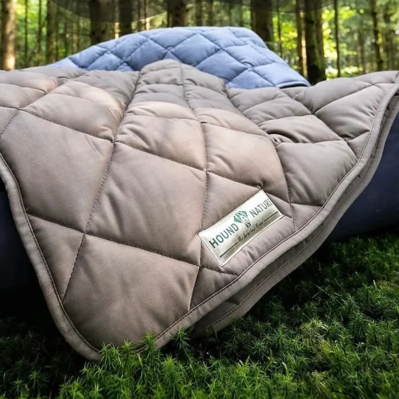 Öko Hundedecke Davos HOUND&NATURE | Wasserfest & recycelte Materialien | Oeko-Tex® Standard 100 | Taupe