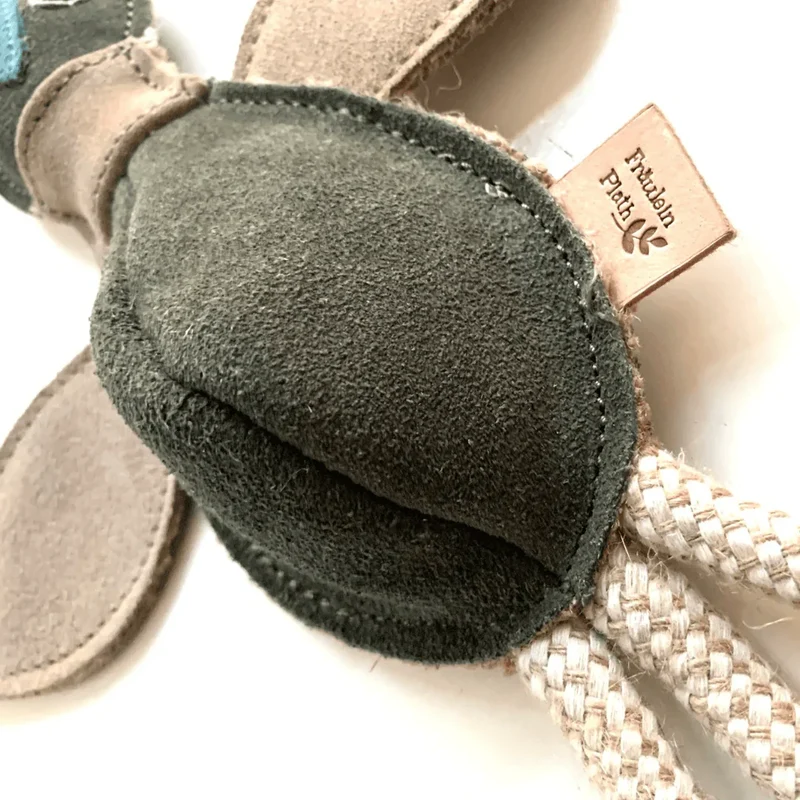 Fräulein Plath Hundespielzeug Ente | Robust & schadstoffgeprüft | Upcycling Leder