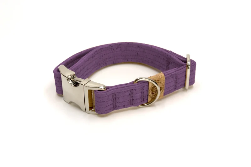 Hundehalsband mit Klickverschluss | Korkleder | Umweltfreundlich | Robust & Vegan | Flieder/Silber