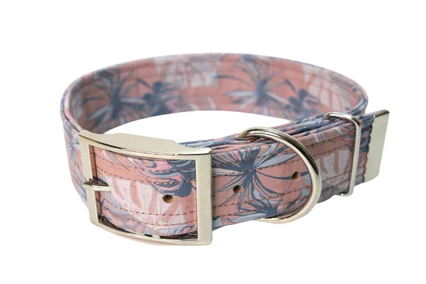 Hundehalsband mit Dornschnalle | Korkleder | Umweltfreundlich | Robust & Vegan | Monstera/Silber