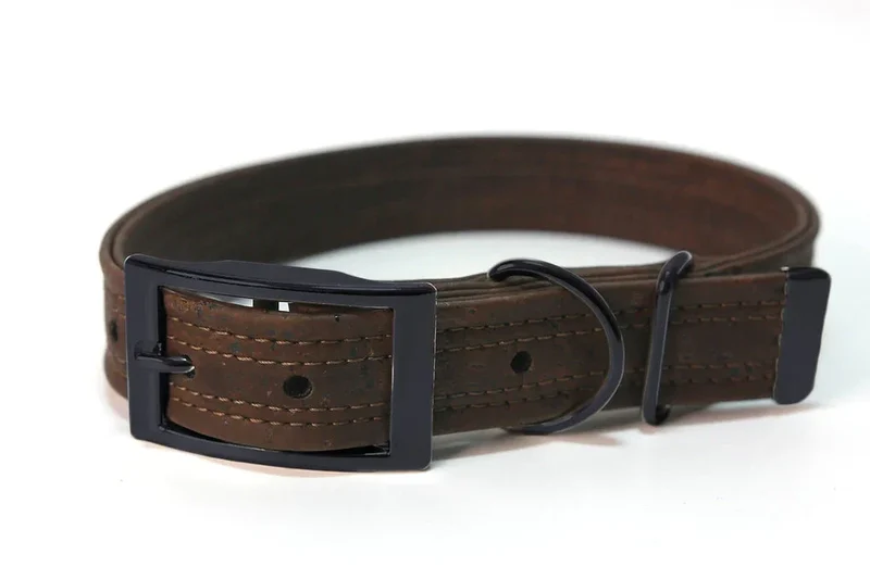 Kork Hundehalsband mit Dornschnalle | Korkleder | Umweltfreundlich | Robust & Vegan | Braun/schwarz