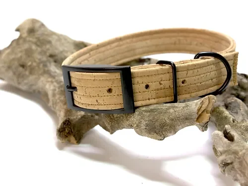 Hundehalsband mit Dornschnalle | Korkleder | Umweltfreundlich | Robust & Vegan | Natur/Schwarz