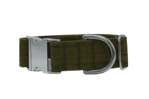 Hundehalsband mit Klickverschluss | Korkleder | Umweltfreundlich | Robust & Vegan | Olive/Silber