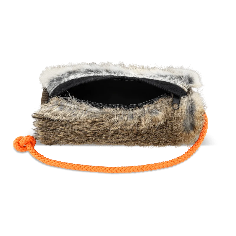 Futterdummy mit Kaninchenfell
