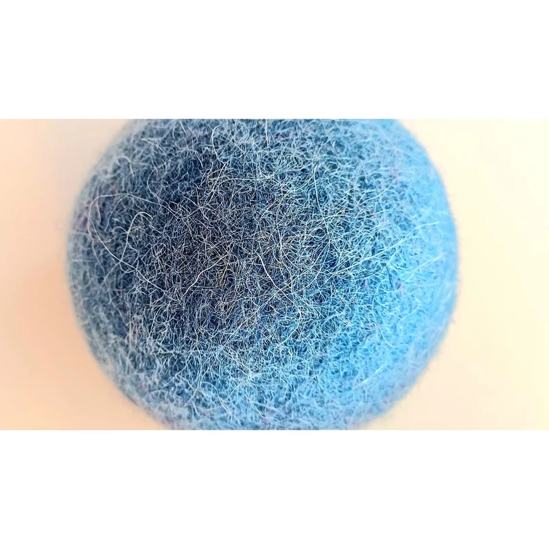 Jumping Filzball