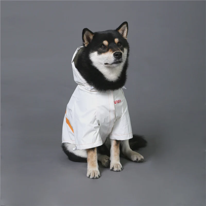 NASA Reflective Space Suit - Fancy Regenmantel für Hunde!
