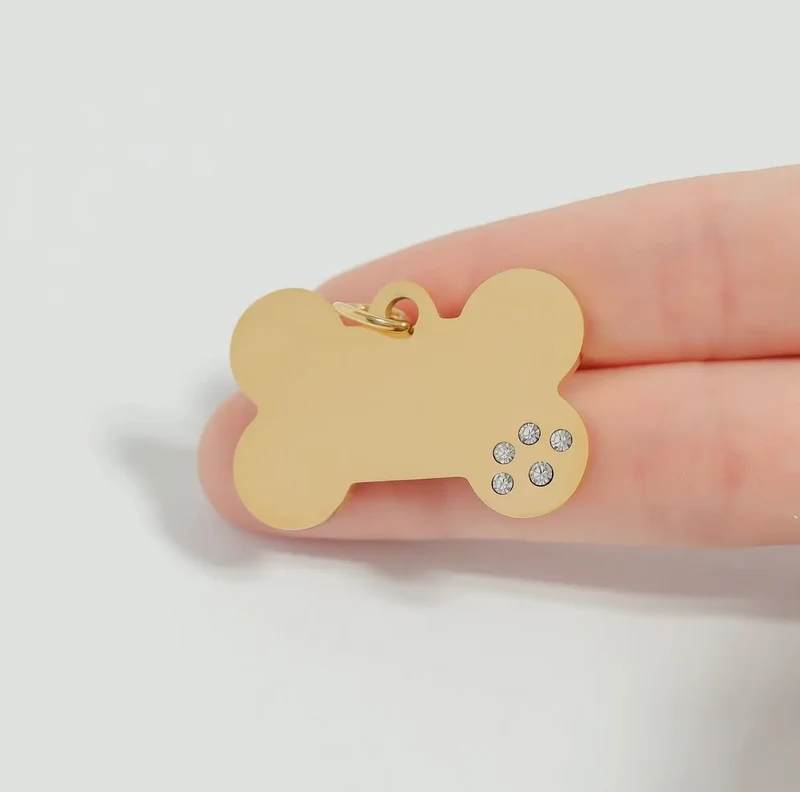 Hundeknochenanhänger aus Edelstahl, 18K Gold / Zirkonia Steinen