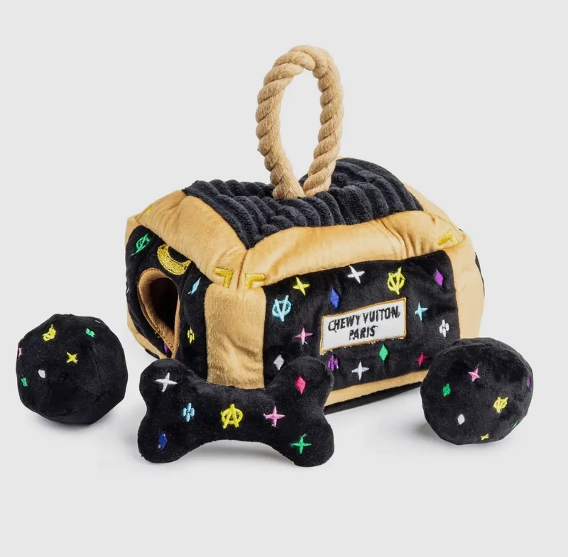 Chewy Vuiton Trunk Hundespielzeug schwarz