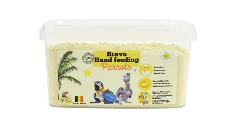 Bravo Handaufzucht eines 800 Gramm schweren Papageis