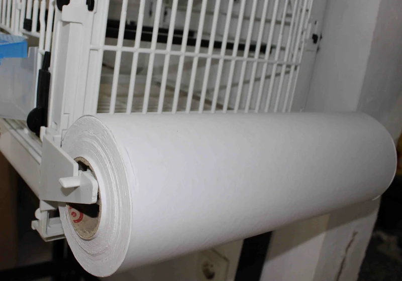 Weiße, feine, wasserfeste Papierrolle – 35 cm – 100 m – Moldes Ave