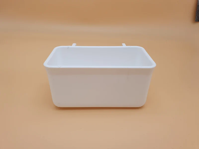 Kunststoff-Futternapf mit Haken 9x5x4,4cm