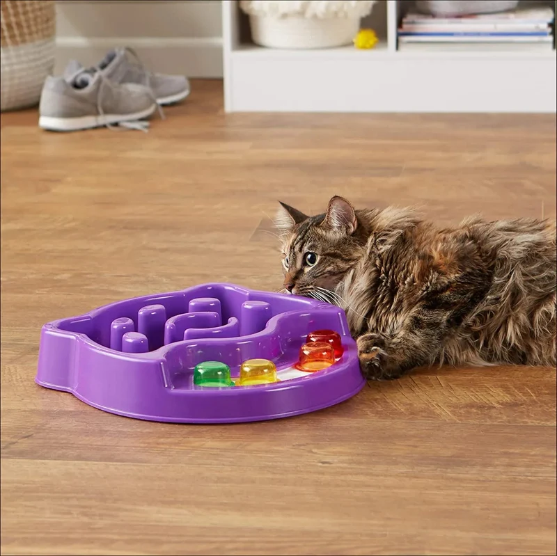 Brinquedo / Espaço de actividades e alimentação para Gatos ou Cães
