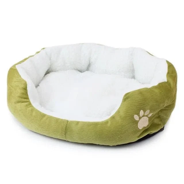 Confortável cama com almofada removível