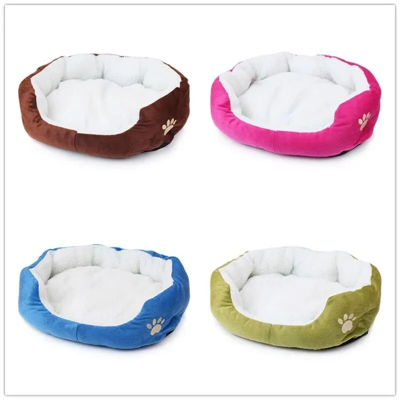 Confortável cama com almofada removível