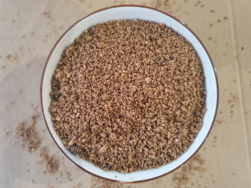 Spinus Universal Patee (Kräuter, Früchte und Beeren) 1kg - Pineta Zootecnisi