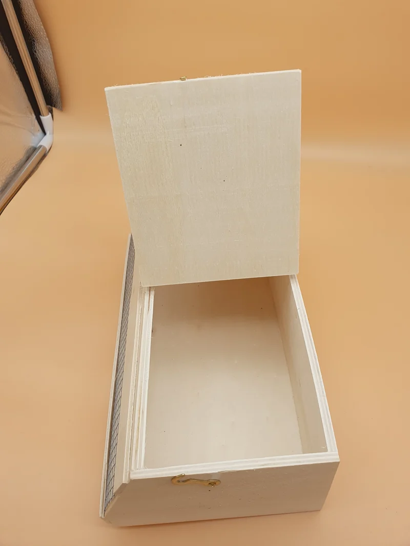 Kleine Transportkiste aus Holz