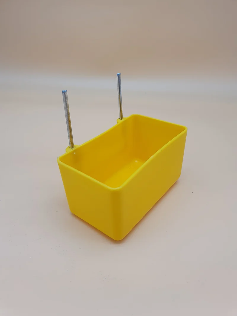 Essbecher aus Kunststoff, gemischte Farben